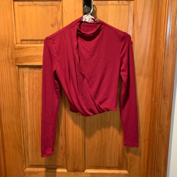 ASTR The Label Asymmetrical Pleated Cutout Mock Neck Top in Berry Small NWT - Picture 2 of 6